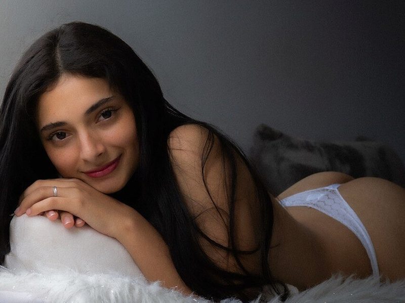 Violeta Thompson low quality