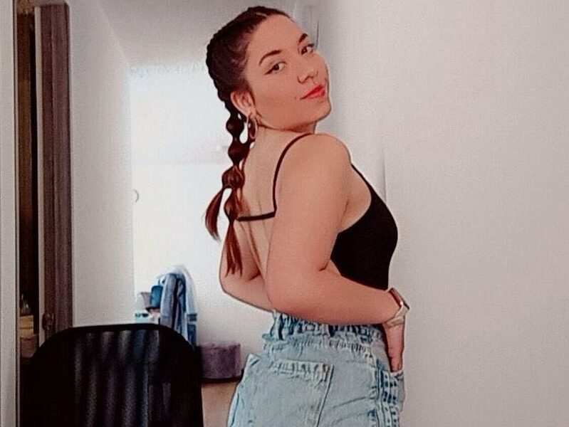 Isabel Henao low quality