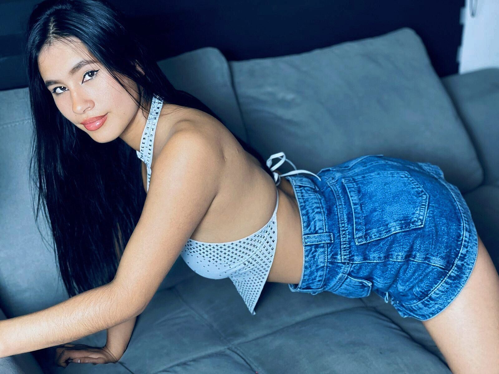 Mia Daviis