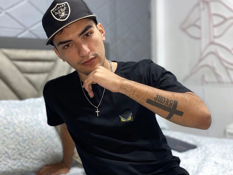 Yoggi Aron