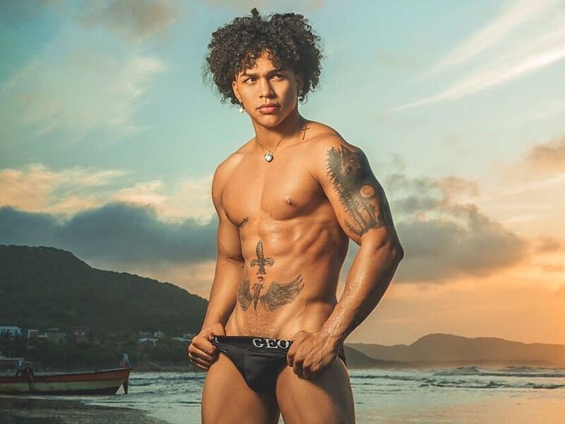 Dante Crowe