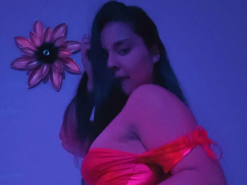 Samantha Jhoness