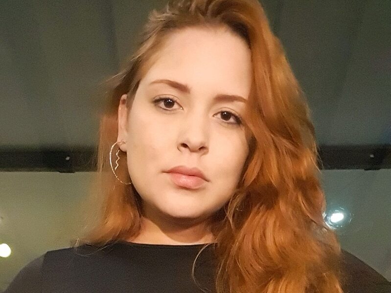 Julia Lins low quality