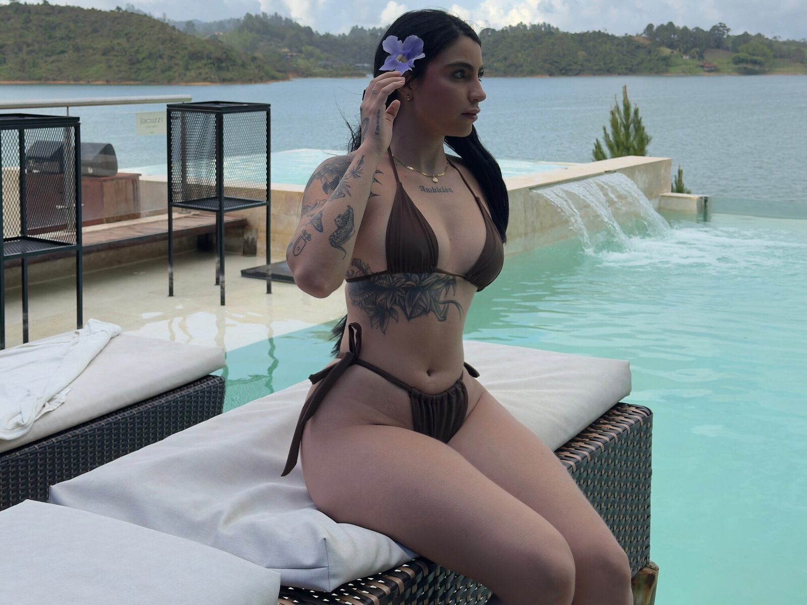 Lana Linhares low quality