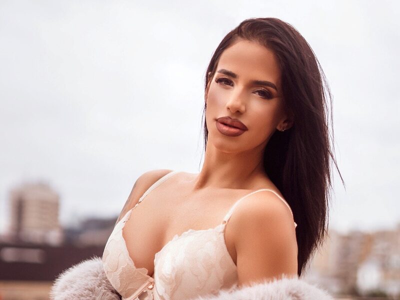 Nina Vale