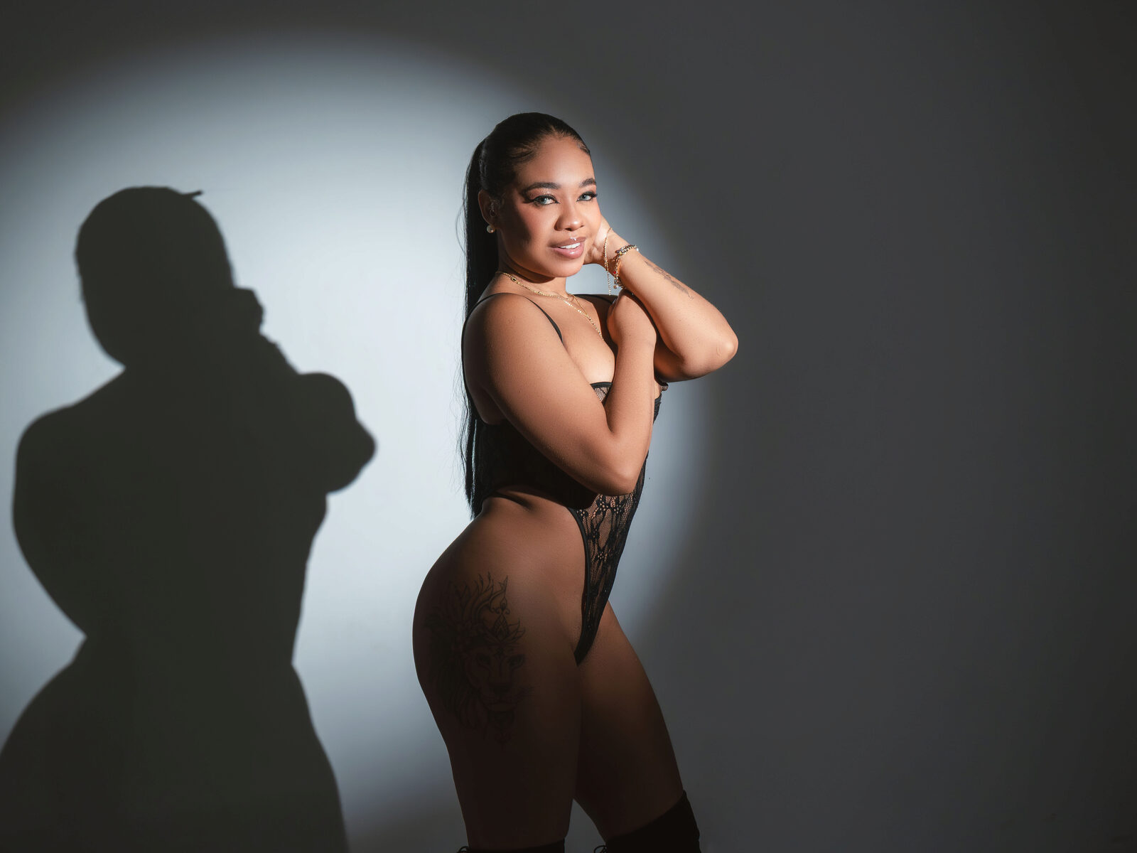 Nahomy Jones