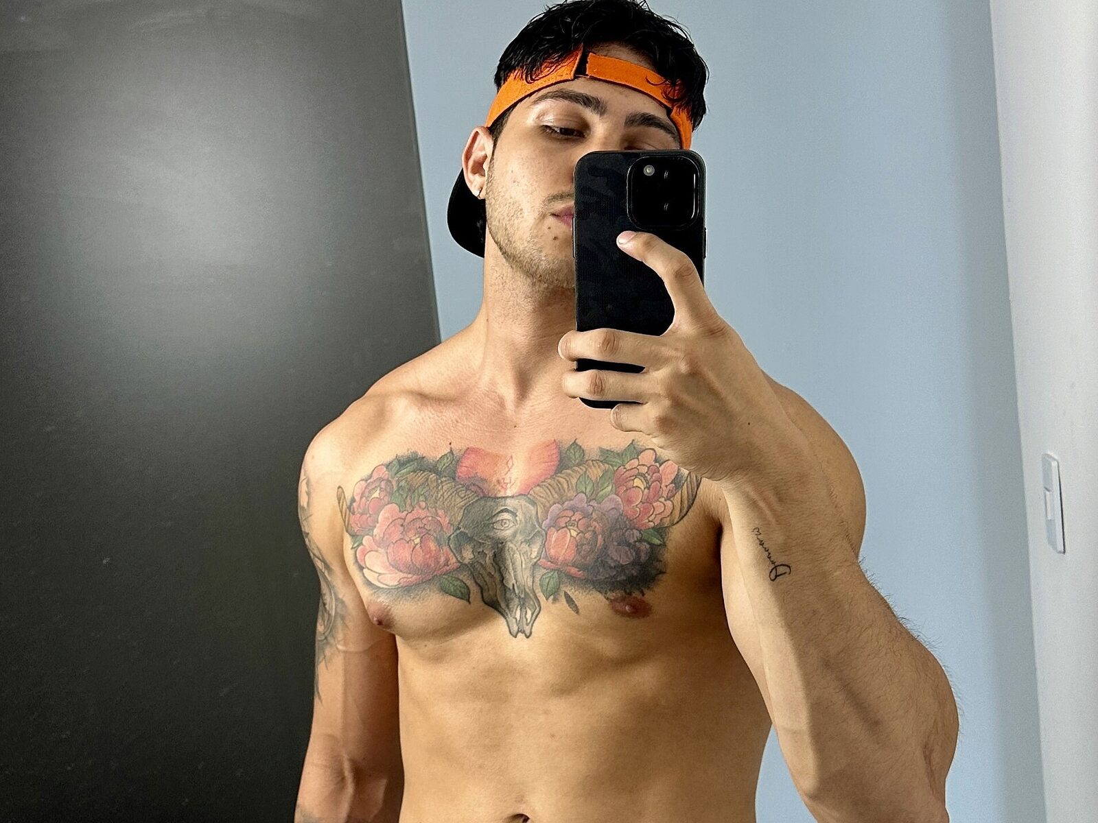Camilo Flores
