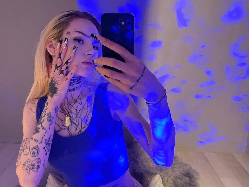 Kira Sinclair low quality