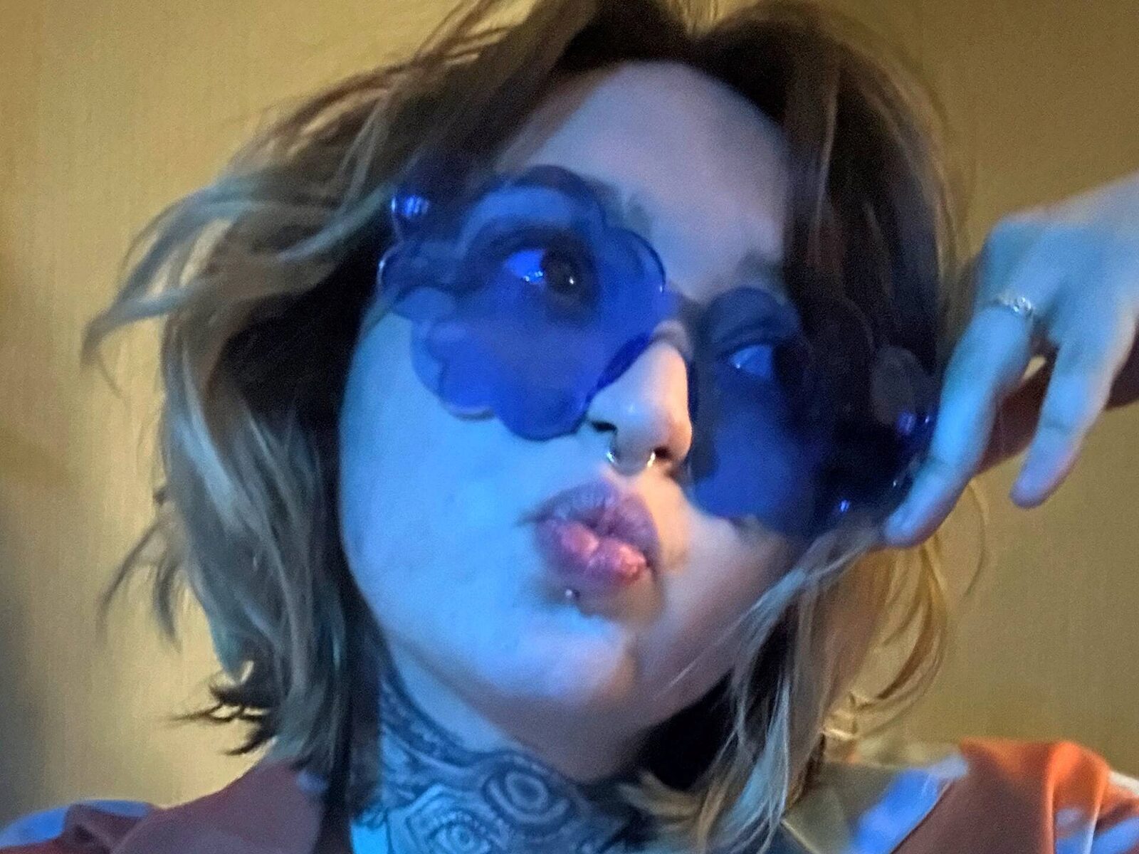 Eva Funky low quality