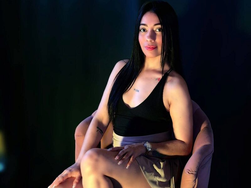Ambar Hott