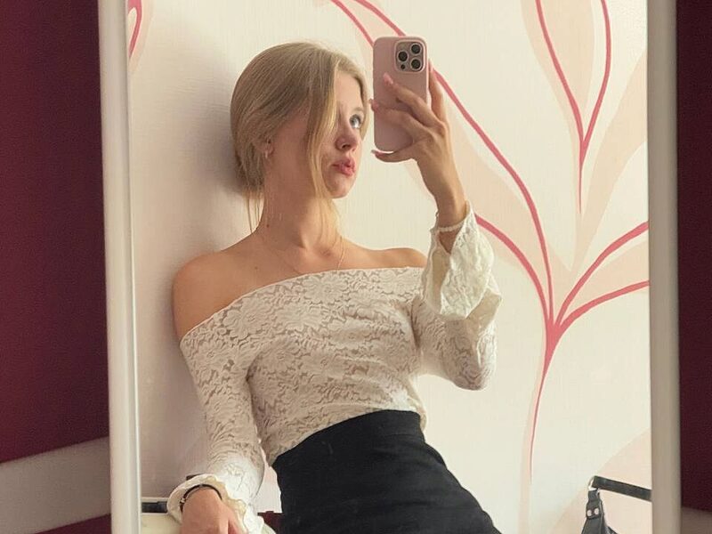 Anya Spueler low quality