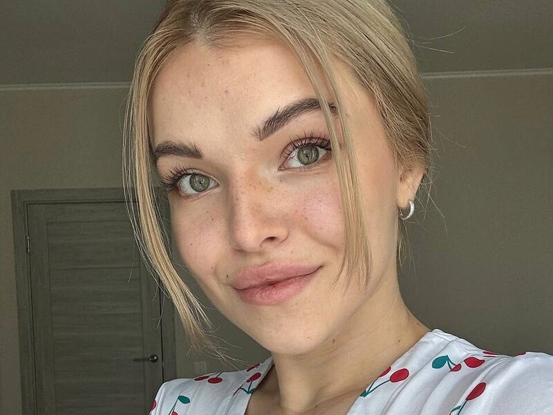 Elsa Love