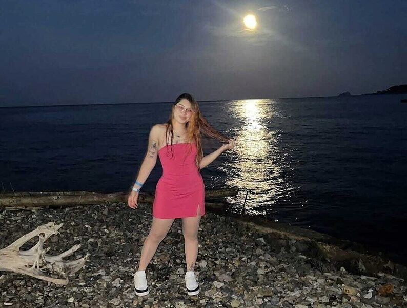 Liz Saintt low quality