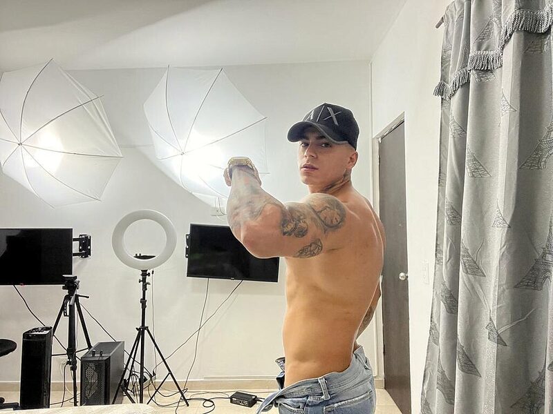 Max Stron low quality