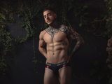Aron Wade
