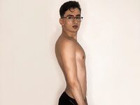 AARON_TATE