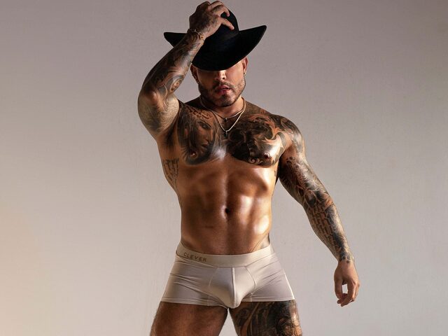 Aaron Vega