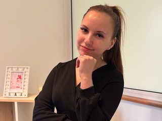 Elga Brucker