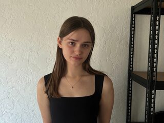 Hollie Tanaka