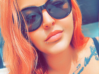 Honey Simmons