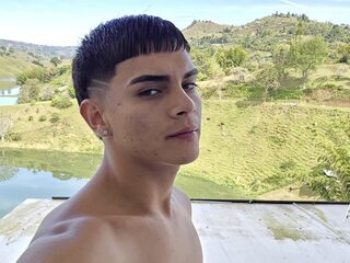 Dyllan Knight