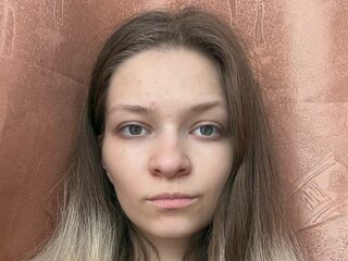 Zandra Lazarine