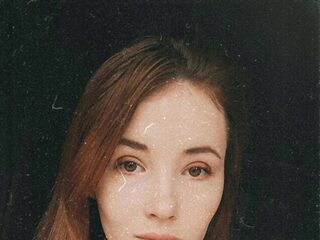 Jennyfer More