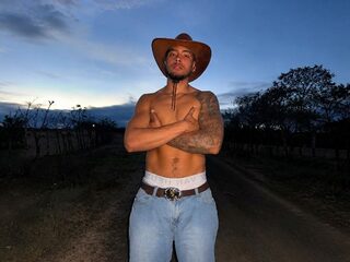 Lewiis Thompson