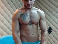 Jax Muscle Webcam Shows Off and Strokes