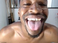 Beaky Smith Webcam Shows His Tongue Skills 