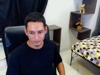 Andrw Luaraa Private Webcam Show